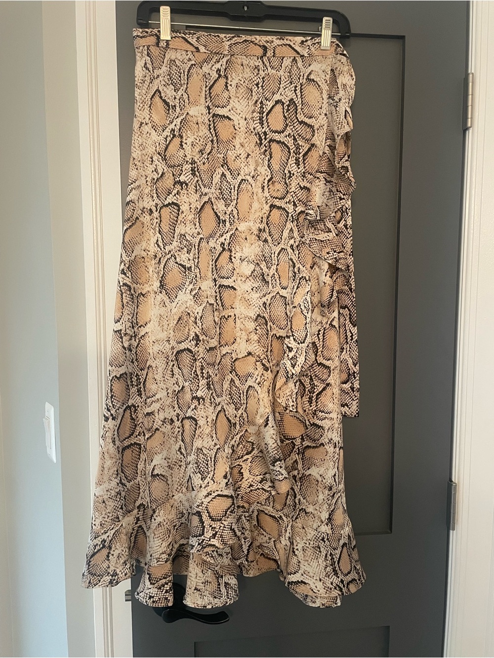 Lulu's Neutral Snake-Print Ruffle Midi Skirt - Picture 3 of 7
